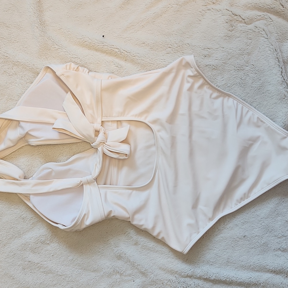 NWOT Shade & Shore Ivory Cream One Piece Swimsuit Women's Size Medium - Picture 2 of 5
